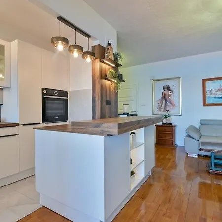 شقة With Parking Space - 24144 *