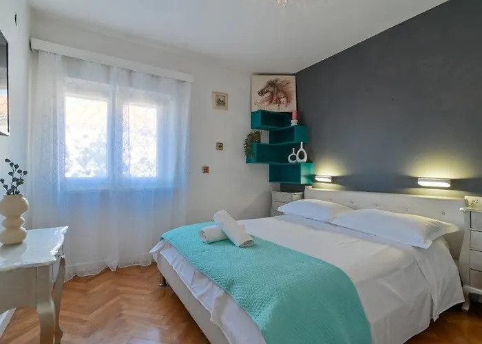 Apartman With Parking Space - 24144