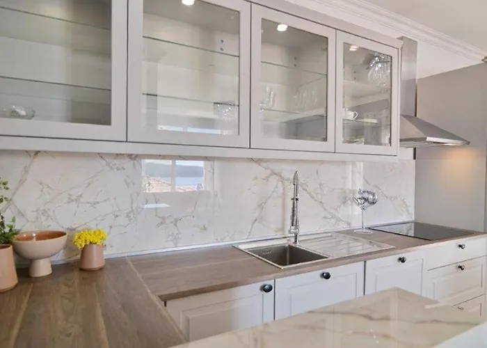 公寓 With Parking Space - 24144 *